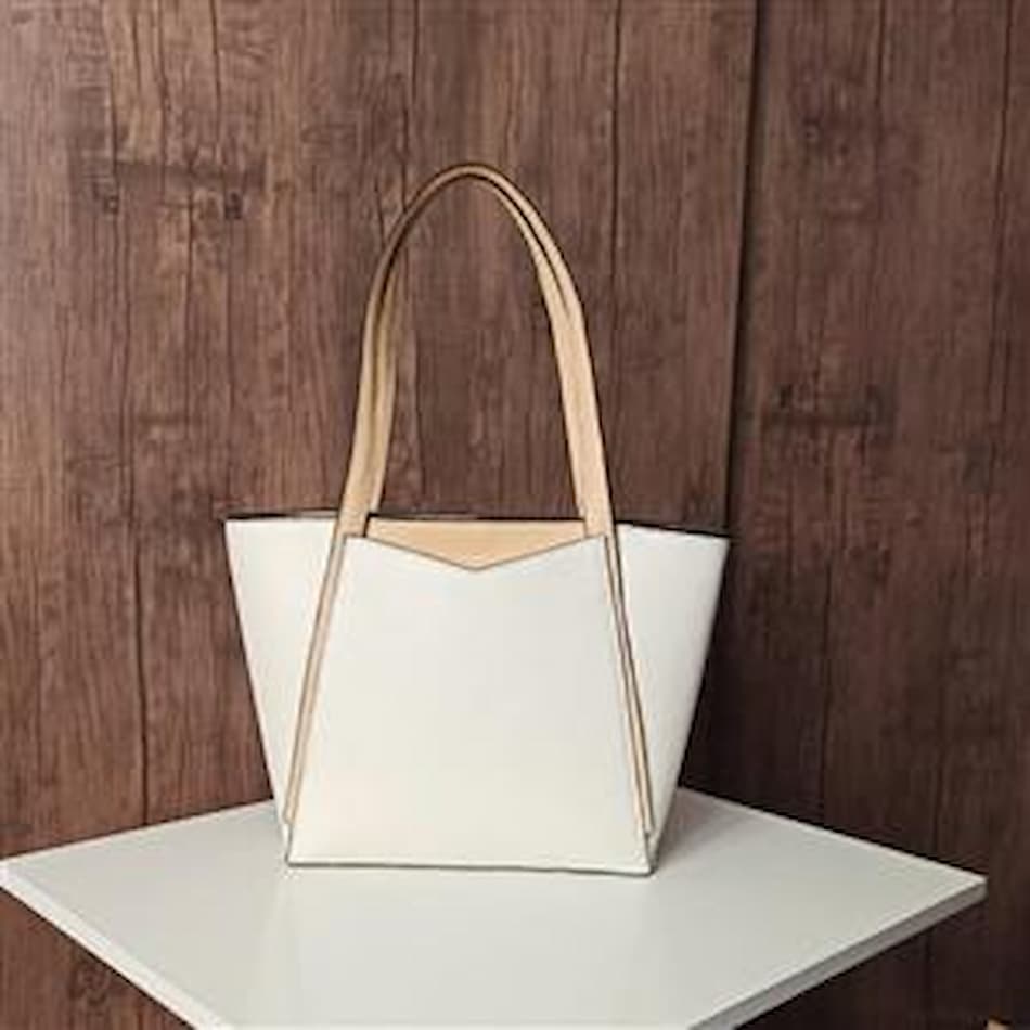 کیف چرم طبیعی زنانه سفید با رنگ ثابت و یکدست